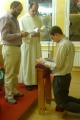 Imposición de la cruz, signo de admisión en la Orden de Predicadores