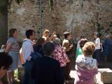 Explicación de la fachada y entrada a la cueva de Santo Domingo